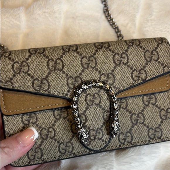 Gucci Dionysus Mini Crossbody Bag - Picture 10 of 16